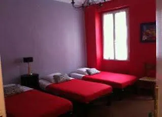 Отель Paradis 2*